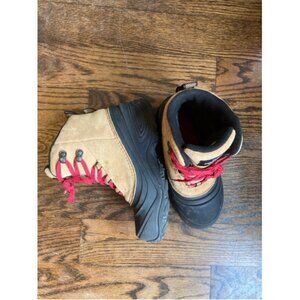 Unisex kids The North Face Boots, Size 4 Tan